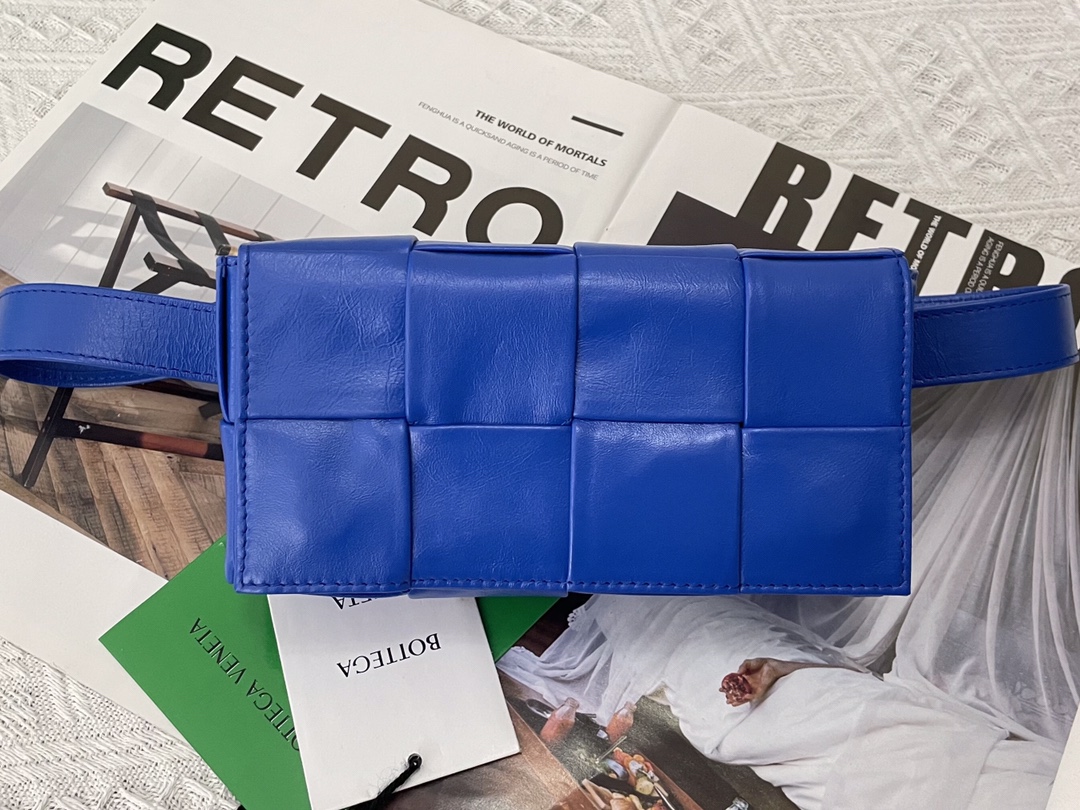 Mini Cassette Intreccio Leather Belt Bag Blue